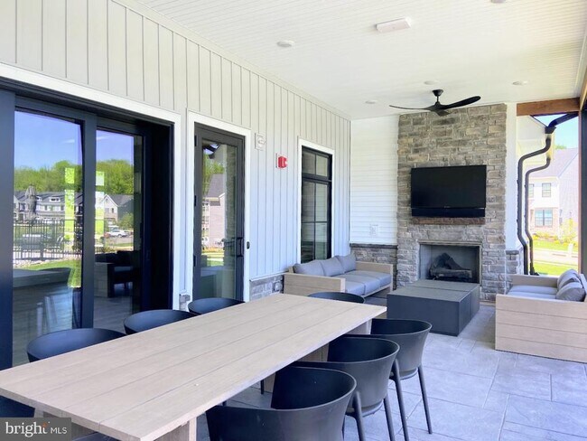 Building Photo - 408 HARTNUP St