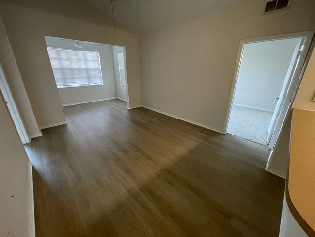 Building Photo - 2 Bedroom/2 Bathroom Condo at Villa Valencia AVAILABLE AUGUST 17th!