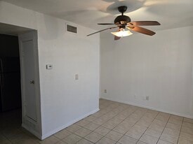 Building Photo - 3416 Wendelkin St