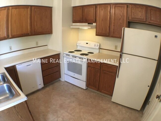 Building Photo - 45 Valley View Ln