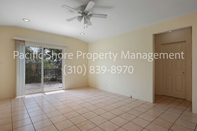 Building Photo - 2716 Medlow Ave