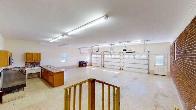 Building Photo - 4015 Freedom Way