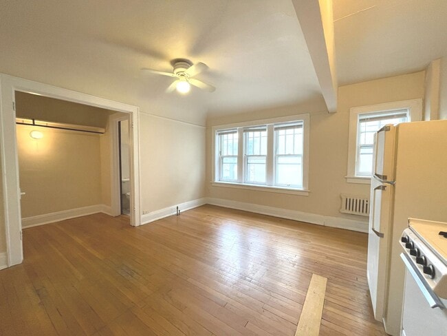 Interior Photo - 1315 Cass