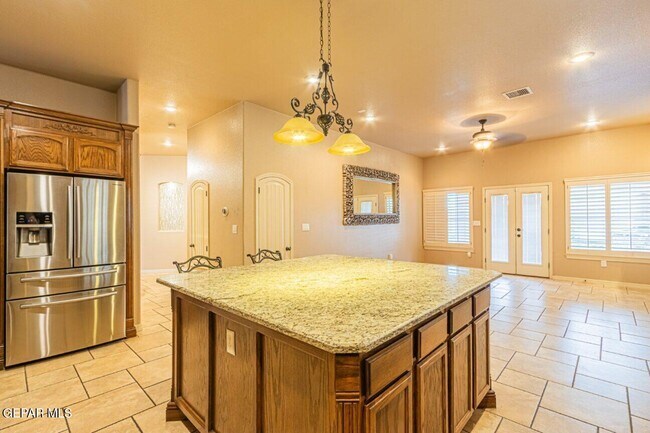 Building Photo - 3849 Tierra Campa Dr