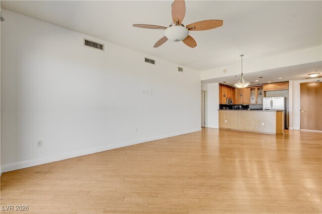 Building Photo - 8255 S Las Vegas Blvd