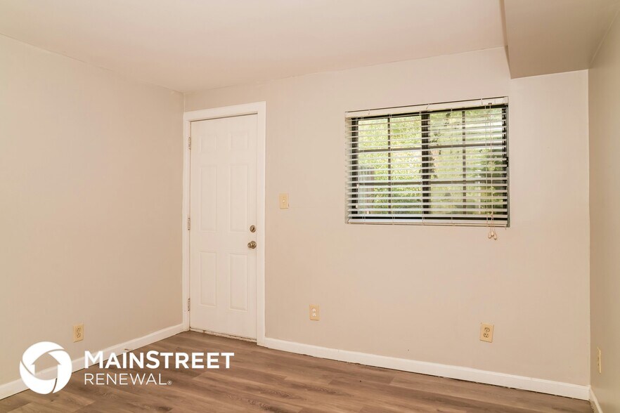 Building Photo - 4002 Harmony Dr