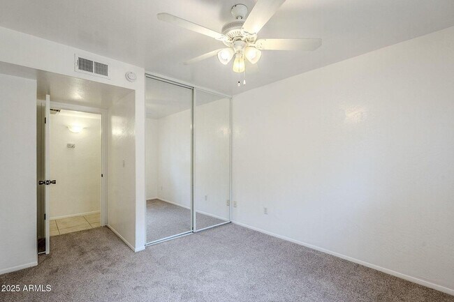 Building Photo - 16 W Loma Vista Dr