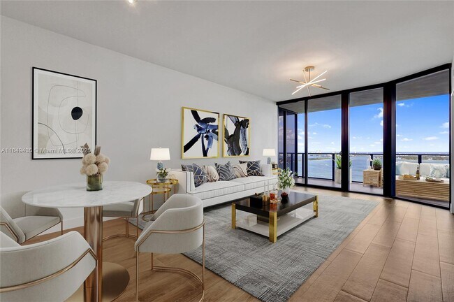 Building Photo - 700 NE 24th St