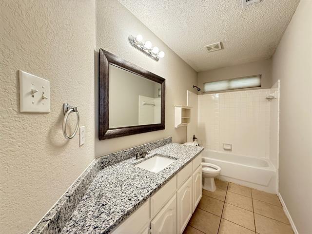 Building Photo - 621 Oak Forest Ln