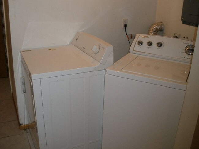 Building Photo - Greenlake / Greenwood Craftsman Home