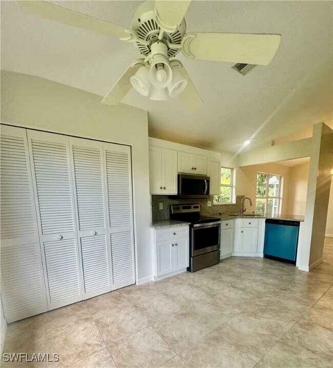 Building Photo - 351 Emerald Bay Cir