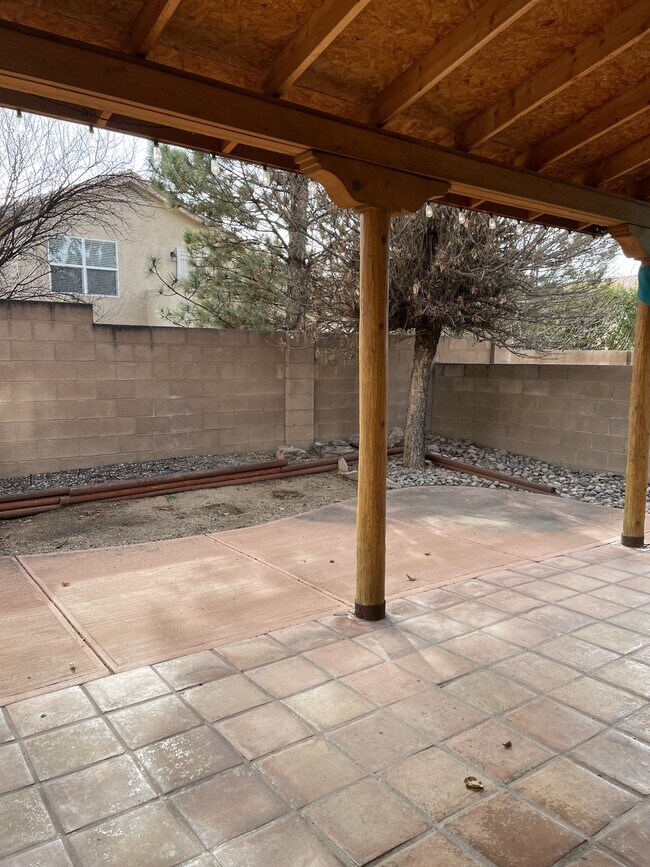 Building Photo - 7304 Via Contenta NE