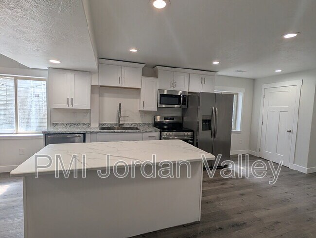 Building Photo - 14457 Gray Fox Dr