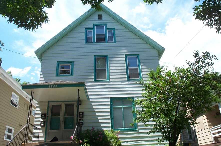 Primary Photo - 1034 E Johnson St