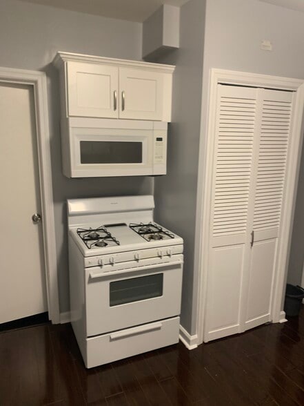 Building Photo - 174 Orland St