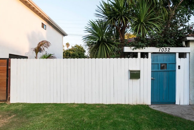 Building Photo - 1032 Palms Blvd