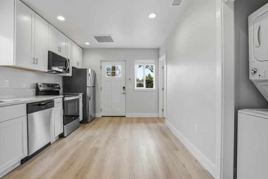 Building Photo - 1238 Coral St