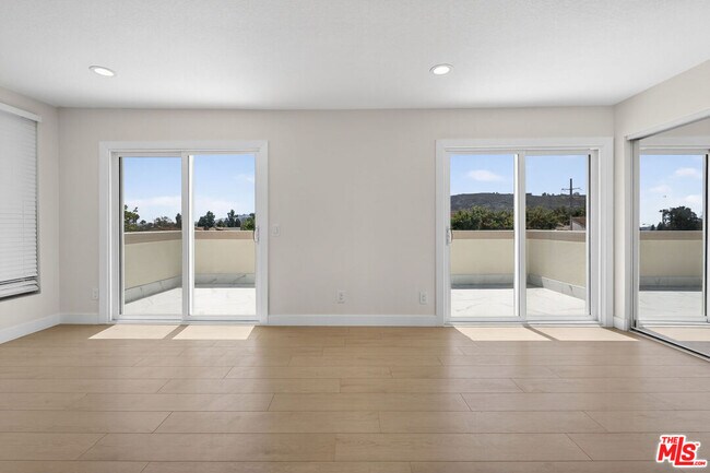 Building Photo - 31076 Via San Vicente