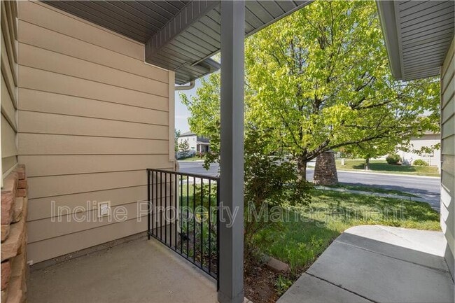 Building Photo - 702 Durham Dr