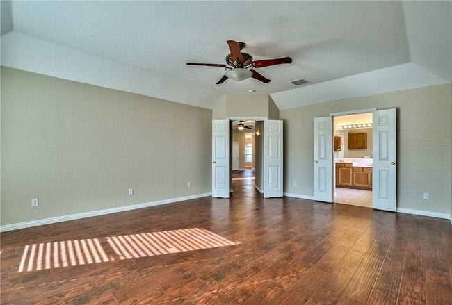 Building Photo - 4424 Maple Shade Ave