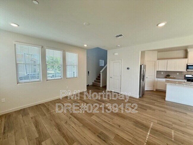 Building Photo - 109 Clownfish St