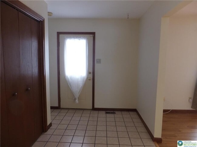 Building Photo - 1207 Kressler Rd