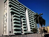 Building Photo - 1825 W 44th Pl