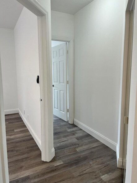 Building Photo - 10253 Vía Hibiscus