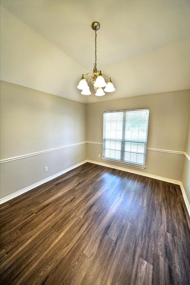 Building Photo - Stunning 4-Bedroom Home in Live Oak Hills,...