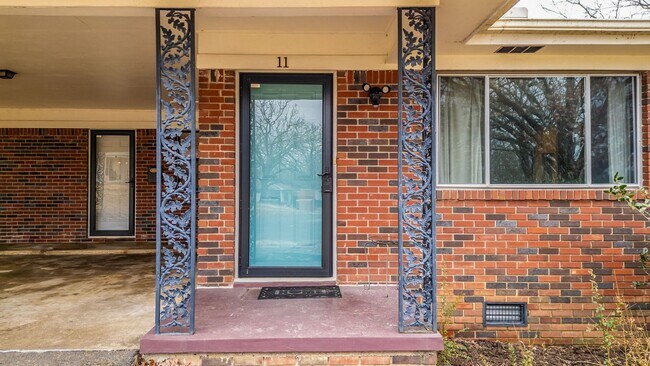 Building Photo - 11 Berrywood Cir