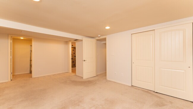 Building Photo - 15323 SE 42nd St