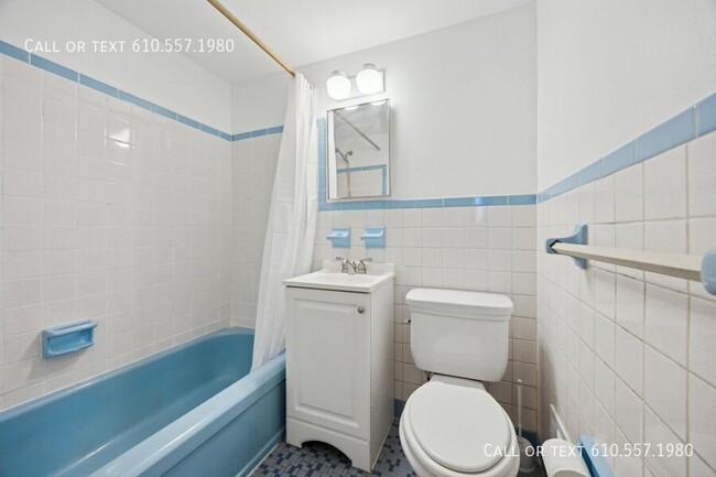 Building Photo - Clean and Updated 2 Bedroom 1 Bath apartme...