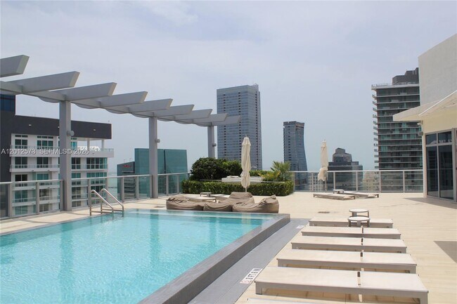 Building Photo - 1100 S Miami Ave