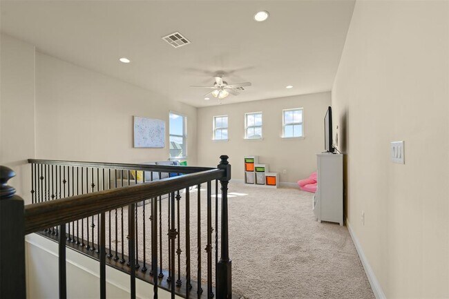 Building Photo - 10915 Hidden Caves Way