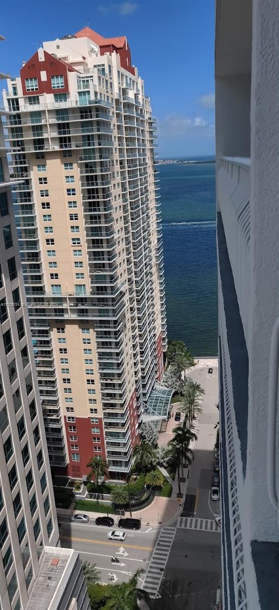 Building Photo - 1200 Brickell Bay Dr