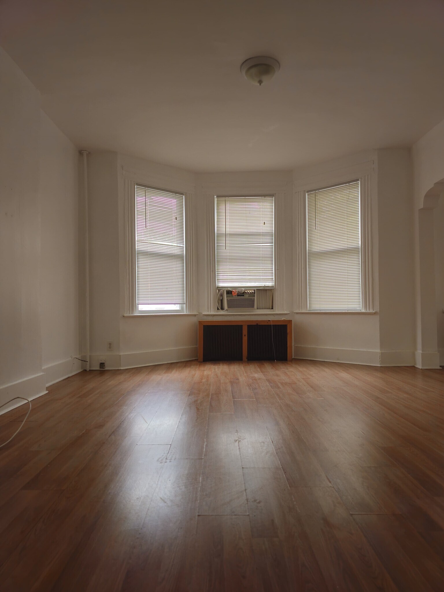 Building Photo - 166 Carteret Ave