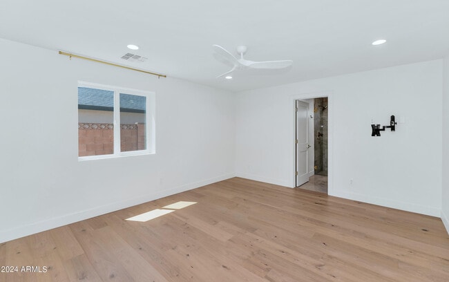 Building Photo - 4154 N 35th Pl