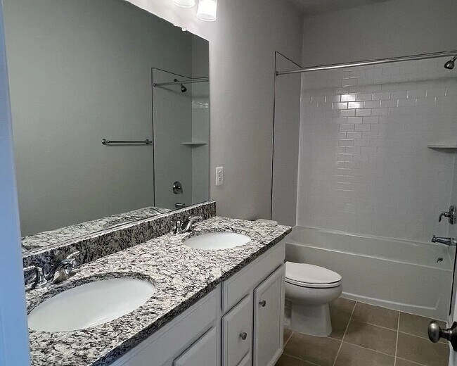 Building Photo - 807 Birchwood Hl Pl