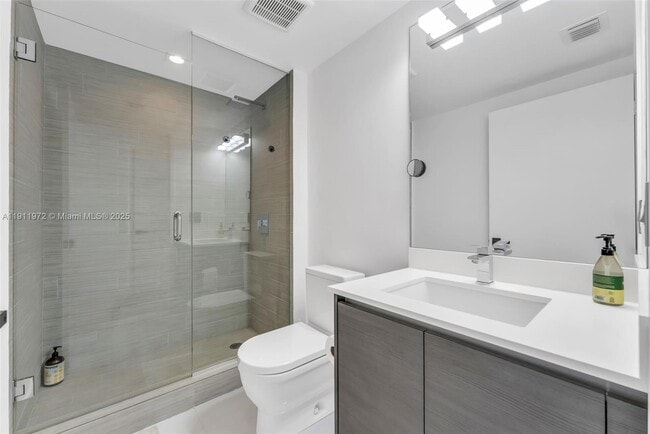 Building Photo - 300 Sunny Isles Blvd