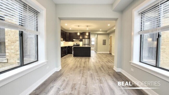 Building Photo - 1 bedroom in EVANSTON IL 60202