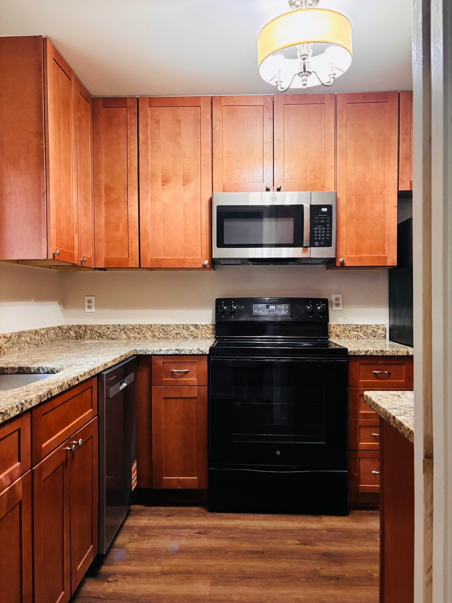 Building Photo - 2807 Lee Oaks Ct