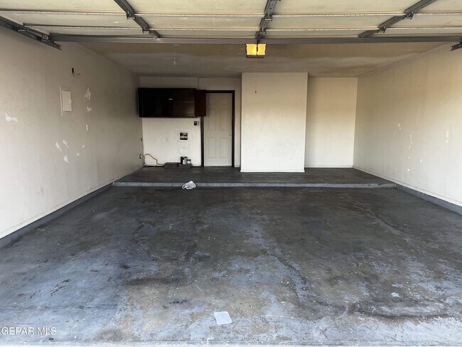 Building Photo - 1500 Monte Sanders Ln