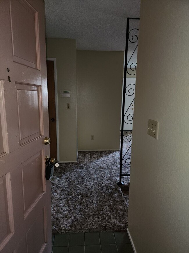 Building Photo - K1329-1331RA