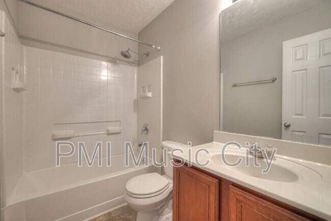 Building Photo - 1068 Ashmore Dr