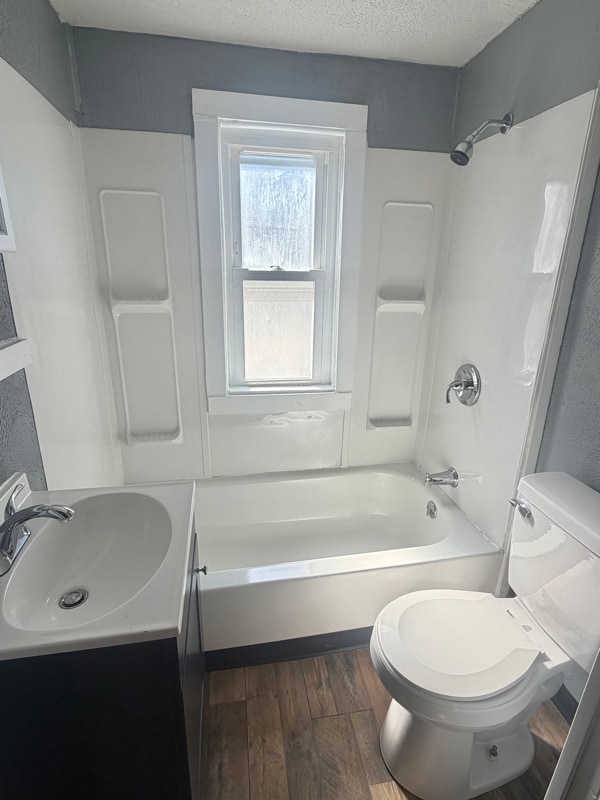 Building Photo - 480 Walnut St