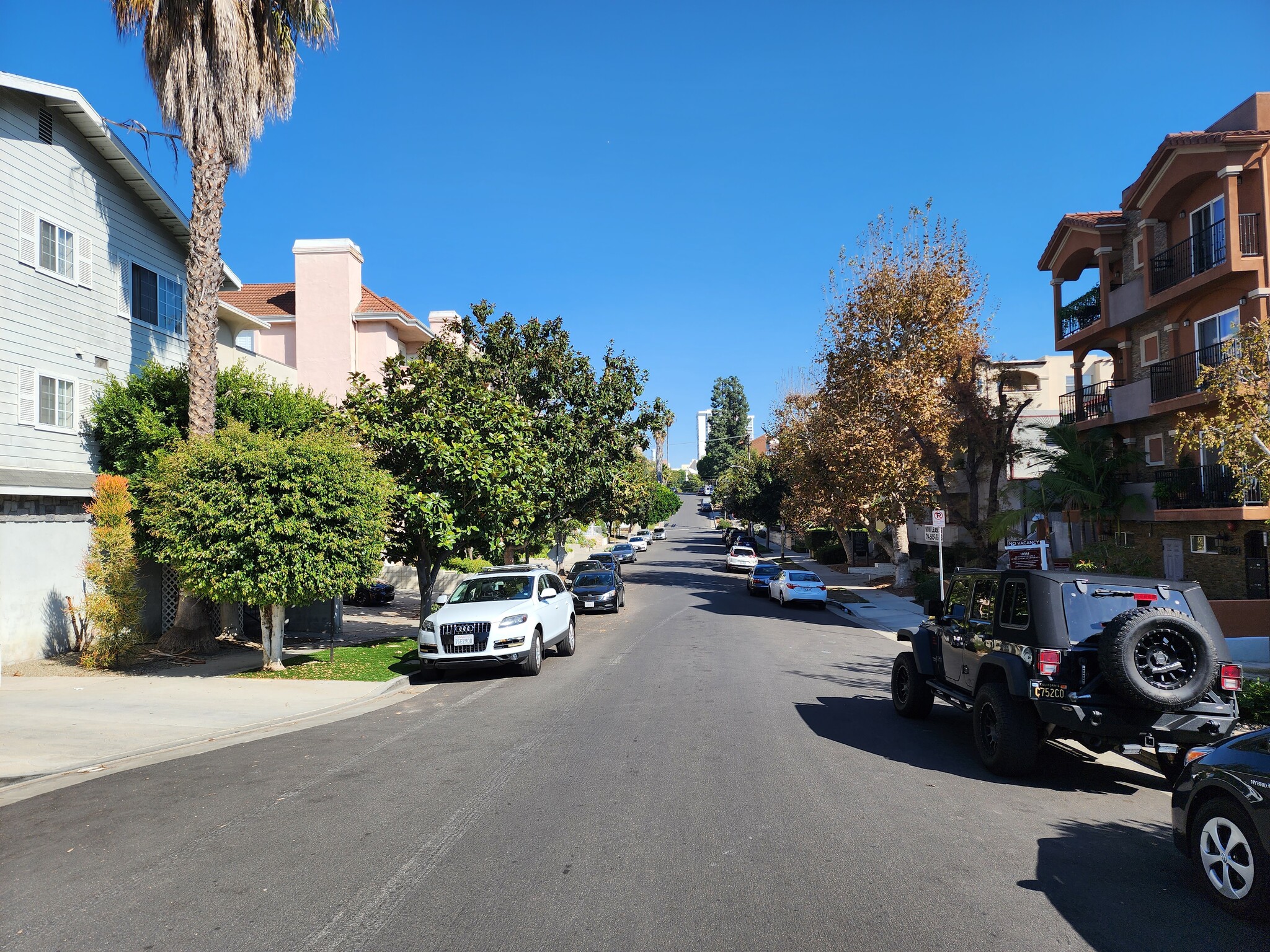 Building Photo - 10389 Almayo Ave