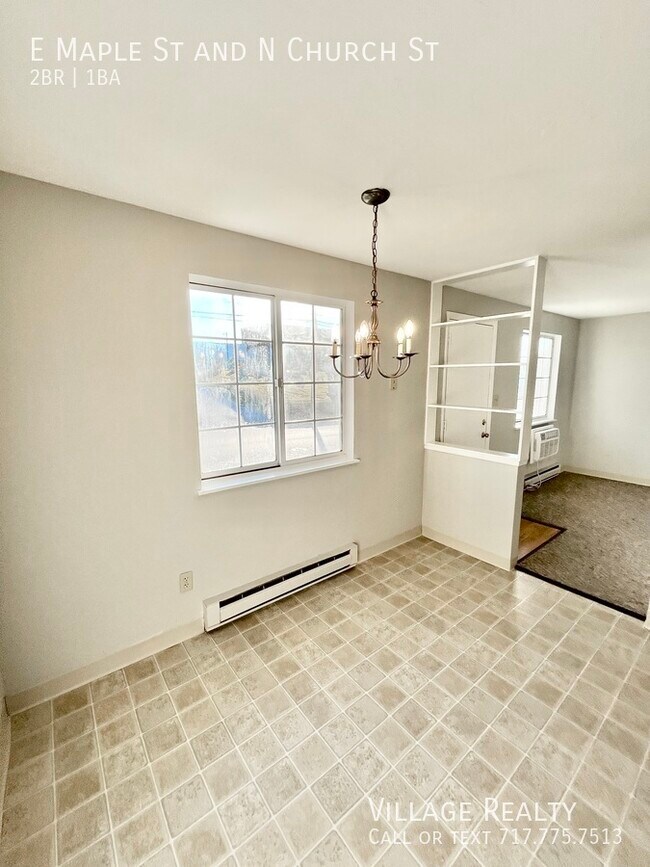 Building Photo - 361 E Maple St