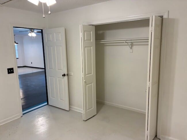 Building Photo - 511 S Arizona St