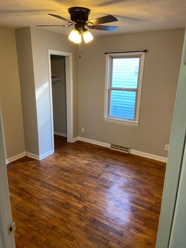 Building Photo - 3 bedroom 2 bath home for rent