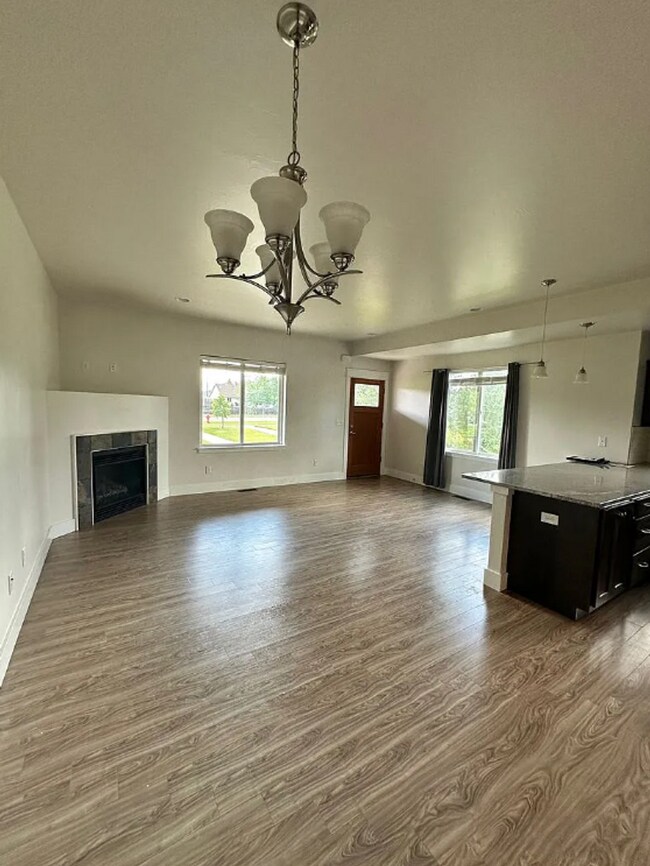 Building Photo - 365 N Ferguson Ave